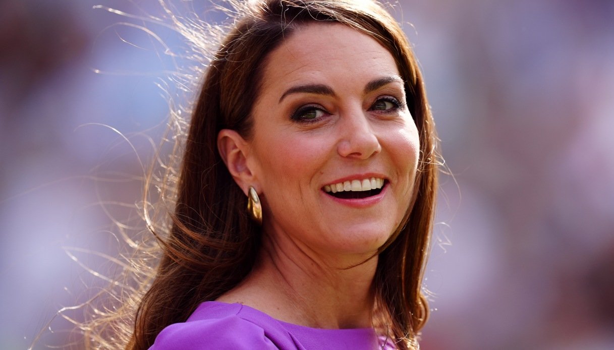 Kate Middleton, the photo of the meeting in Windsor post-chemo: a hug that is worth everything